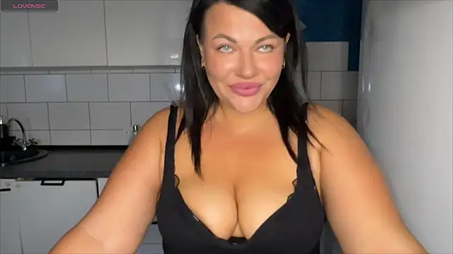 Annbigass online show from 06-19-26, 03:44
