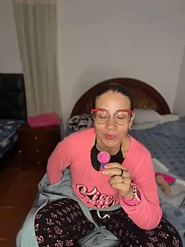ArielFerrara online show from 06-11-26, 05:05