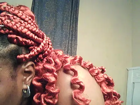 Lillybee74 online show from 06-12-26, 10:08