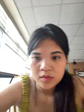Snapshot of -Queen429- chatting on 06-10-26, 01:28 -Queen429- online show from 06-10-26, 01:28