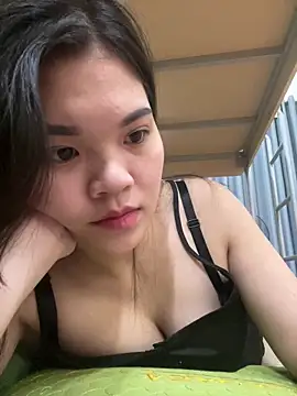 Snapshot of -Queen429- chatting on 06-15-26, 01:46 -Queen429- online show from 06-15-26, 01:46