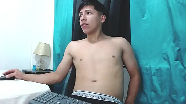 Zoe-Kermit1 online show from 06-26-26, 08:13