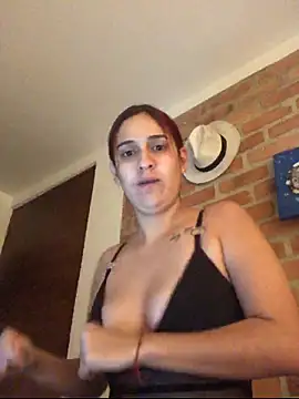 Snapshot of Sweet-Zoey chatting on 06-10-26, 02:27 Sweet-Zoey online show from 06-10-26, 02:27