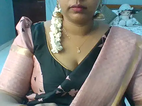 Tamil hot Meenu online show from 06-11-26, 03:54