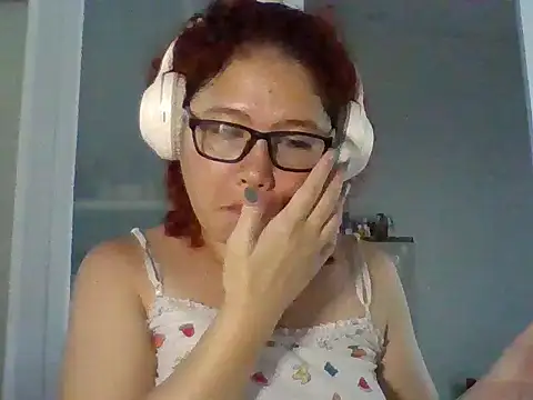 bitchychubby online show from 07-08-26, 01:43