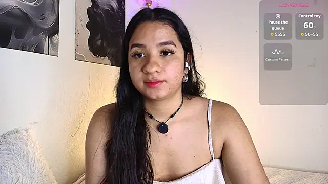 Snapshot of thepeach_ chatting on 08-05-26, 07:28 thepeach online show from 08-05-26, 07:28