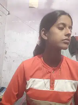Snapshot of Saloni-Tyagi chatting on 08-06-26, 03:25 Saloni-Tyagi online show from 08-06-26, 03:25