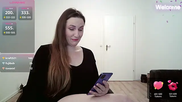 Snapshot of Yevgeshka-Milashka chatting on 01-12-25, 04:50 Yevgeshka-Milashka online show from 01-12-25, 04:50