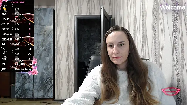Snapshot of Yevgeshka-Milashka chatting on 10-18-25, 05:25 Yevgeshka-Milashka online show from 10-18-25, 05:25