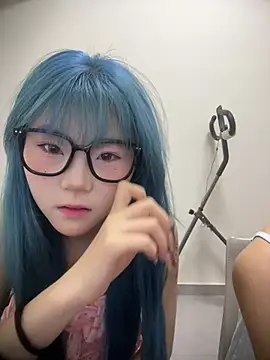 Snapshot of QIQI-QIQI-01 chatting on 08-02-26, 10:57 QIQI-QIQI-01 online show from 08-02-26, 10:57