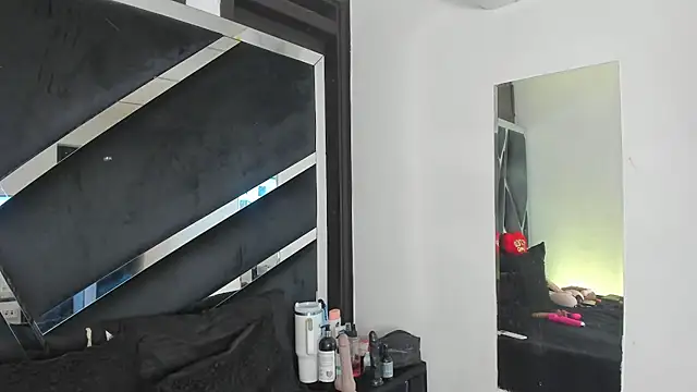 Coralhtx online show from 07-06-26, 03:03