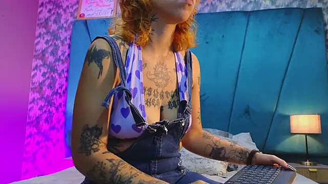 julimonroe  online show from 07-17-26, 04:08
