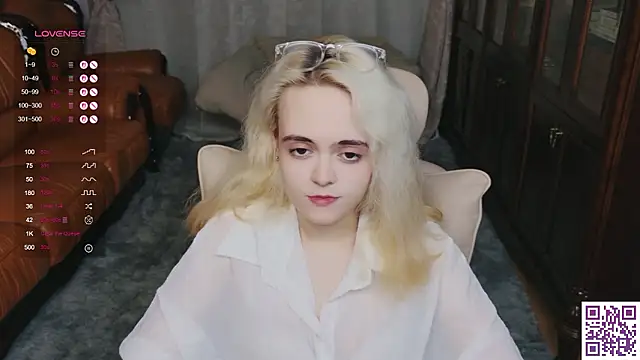 Snapshot of Oxcy_Secret chatting on 07-24-26, 09:02 Oxcy Secret online show from 07-24-26, 09:02