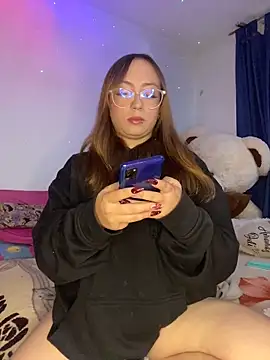 Caamii  online show from 06-17-26, 03:31