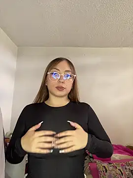 Caamii  online show from 07-24-26, 07:56