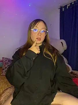 Caamii  online show from 08-01-26, 04:23