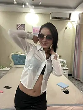 Snapshot of cashgirl6 chatting on 07-27-26, 02:13 cashgirl6 online show from 07-27-26, 02:13