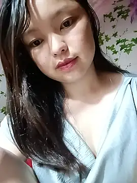 Snapshot of Linna-bae chatting on 06-04-26, 01:39 Linna-bae online show from 06-04-26, 01:39