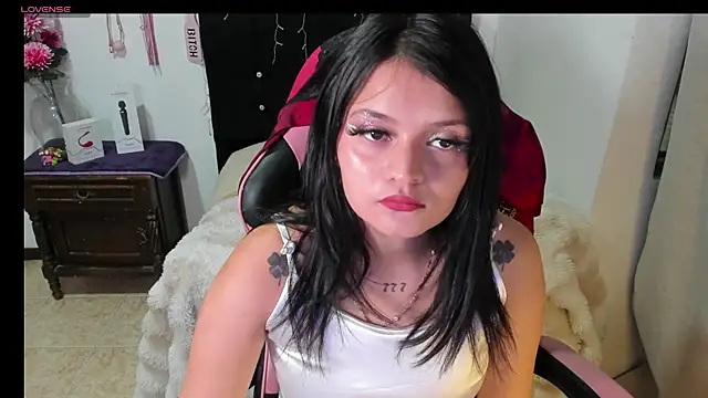 Snapshot of harley_queenXx chatting on 07-16-26, 01:00 harley queenXx online show from 07-16-26, 01:00