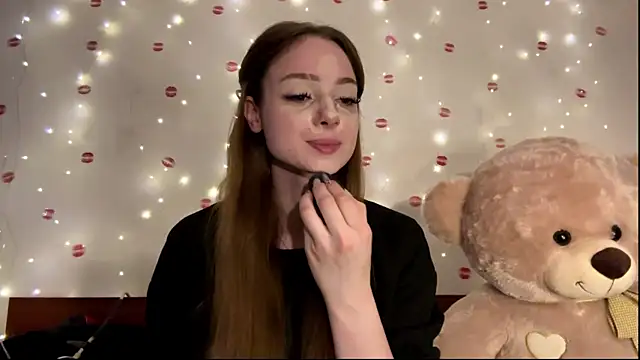Snapshot of itskylieee chatting on 06-10-26, 10:25 itskylieee online show from 06-10-26, 10:25
