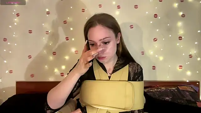 Snapshot of itskylieee chatting on 06-21-26, 10:29 itskylieee online show from 06-21-26, 10:29