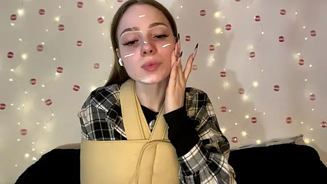 Snapshot of itskylieee chatting on 06-30-26, 12:39 itskylieee online show from 06-30-26, 12:39