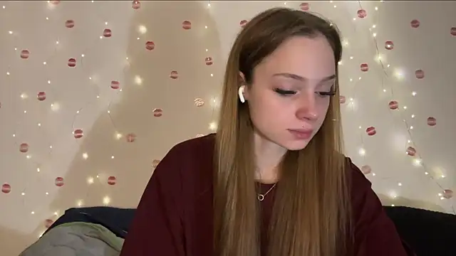 Snapshot of itskylieee chatting on 07-15-26, 10:20 itskylieee online show from 07-15-26, 10:20