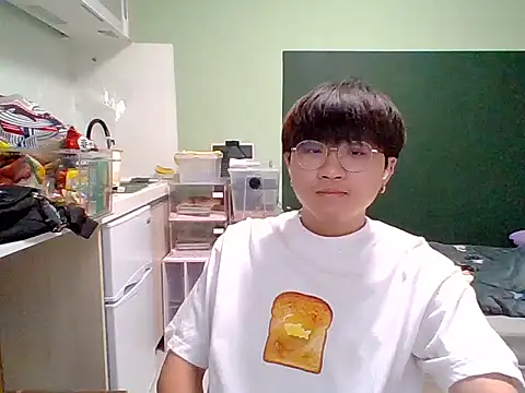 Snapshot of Yang_571 chatting on 07-09-26, 03:05 Yang 571 online show from 07-09-26, 03:05