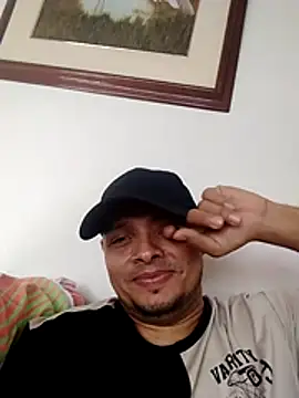 Snapshot of EnzoDesire chatting on 06-19-26, 08:56 EnzoDesire online show from 06-19-26, 08:56