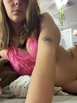 Snapshot of lunaellex chatting on 06-11-26, 03:21 lunaellex online show from 06-11-26, 03:21