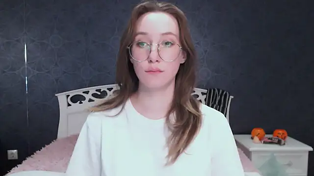 Snapshot of Niixi chatting on 06-13-26, 03:54 Niixi online show from 06-13-26, 03:54