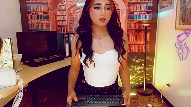 Kimberly Lopez online show from 06-12-26, 03:27