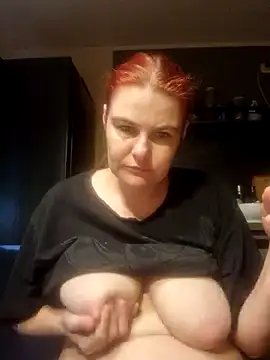 GoldenWifee online show from 07-14-26, 04:17