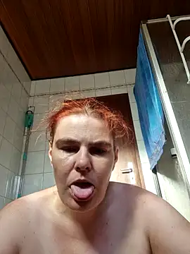GoldenWifee online show from 07-26-26, 04:36