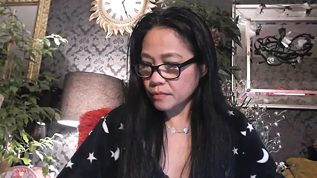 Snapshot of Hornygirltheone chatting on 01-21-25, 12:25 Hornygirltheone online show from 01-21-25, 12:25