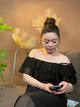 chuchu38677 online show from 06-06-26, 12:21