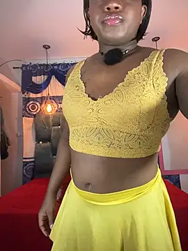Snapshot of Fersecrettt_ chatting on 06-23-26, 11:52 Fersecrettt online show from 06-23-26, 11:52