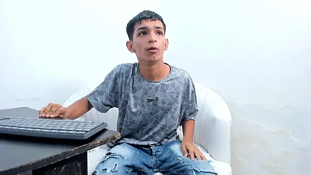 littlecum18 online show from 06-10-26, 11:31