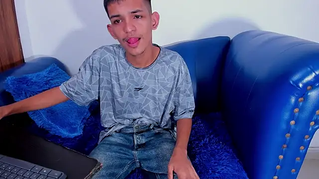littlecum18 online show from 06-24-26, 12:48