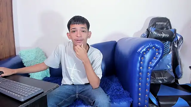 littlecum18 online show from 07-21-26, 12:40