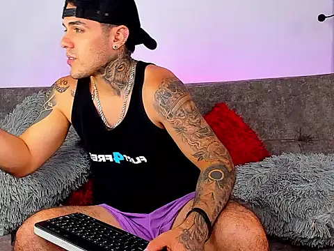 Austin Rayne online show from 07-10-26, 03:33