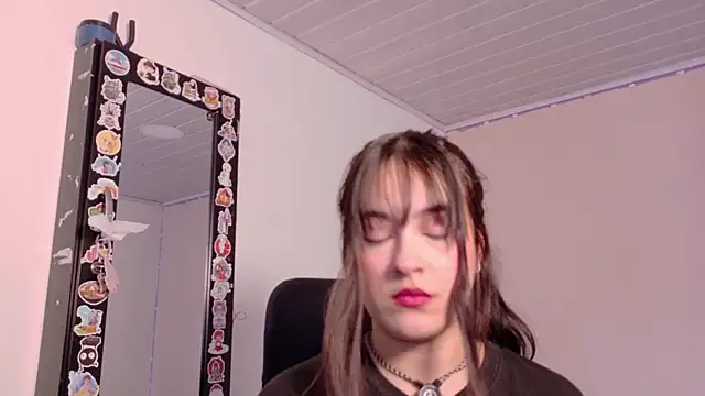 Snapshot of SusanMoli chatting on 07-17-26, 04:56 SusanMoli online show from 07-17-26, 04:56