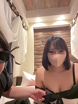 Snapshot of -Minami07- chatting on 06-07-26, 03:27 -Minami07- online show from 06-07-26, 03:27