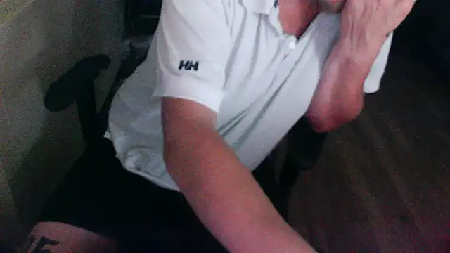 Snapshot of Andre95x chatting on 07-07-26, 02:25 Andre95x online show from 07-07-26, 02:25