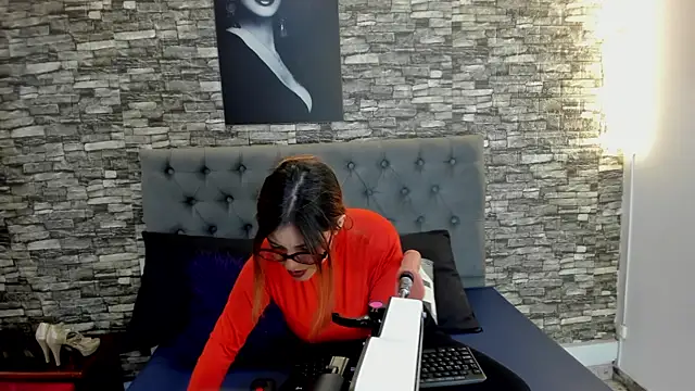 AngeliqueGirard online show from 07-05-26, 09:11