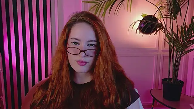Snapshot of ChloeAster chatting on 06-28-26, 10:05 ChloeAster online show from 06-28-26, 10:05