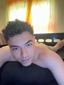 Snapshot of Samu_Miller01 chatting on 06-08-26, 04:18 Samu Miller01 online show from 06-08-26, 04:18