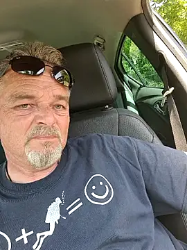 Snapshot of Cyrillus69 chatting on 06-21-26, 11:46 Cyrillus69 online show from 06-21-26, 11:46