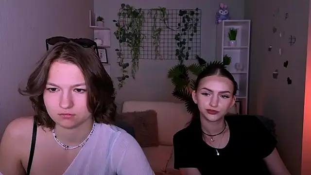 naomi perl online show from 06-25-26, 10:31