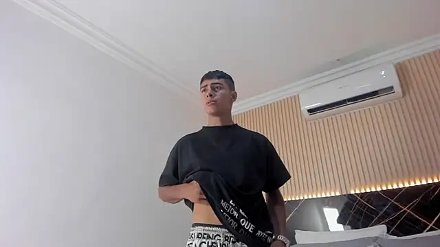 Bruno fox online show from 06-18-26, 07:18